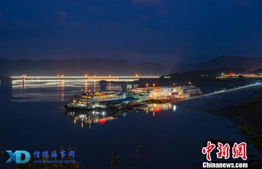 三峡旅游母港夜景(资料图) 雷勇 摄