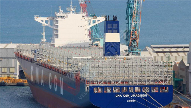 突发！达飞 14000TEU 集装箱船马六甲海峡起