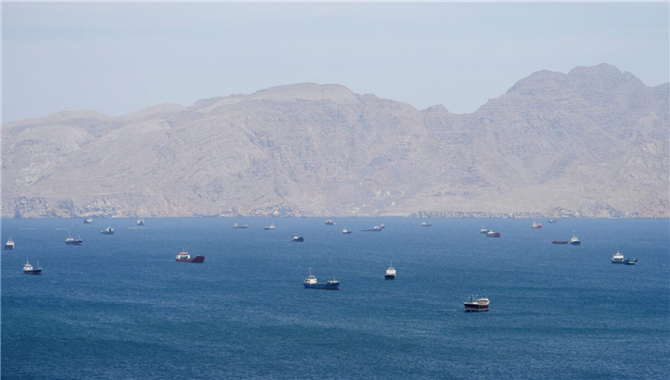 又想在霍尔木兹海峡搞护航？美国提“海